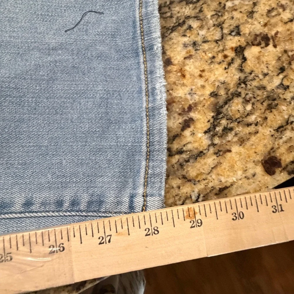 Universal Thread Floral Embroidered Straight Leg Jeans Light Distressed 18/34